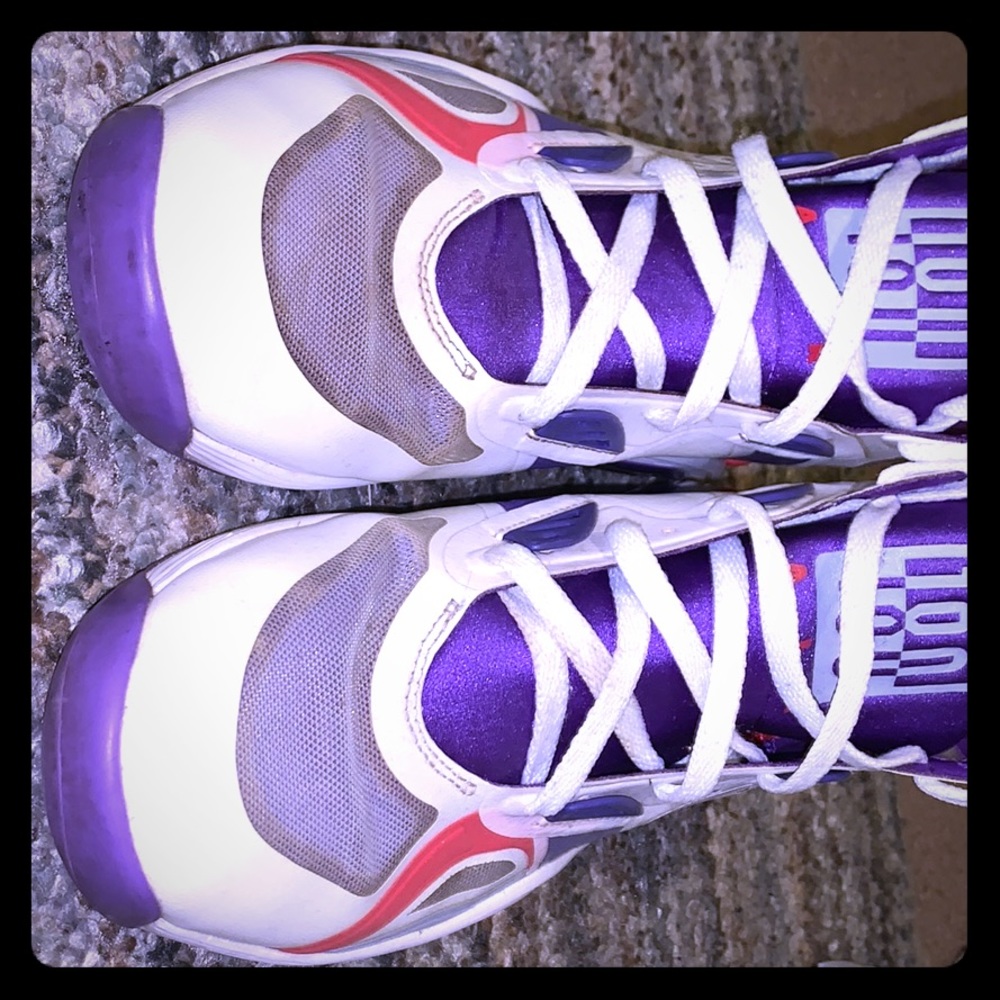 Men’s Nike shoes